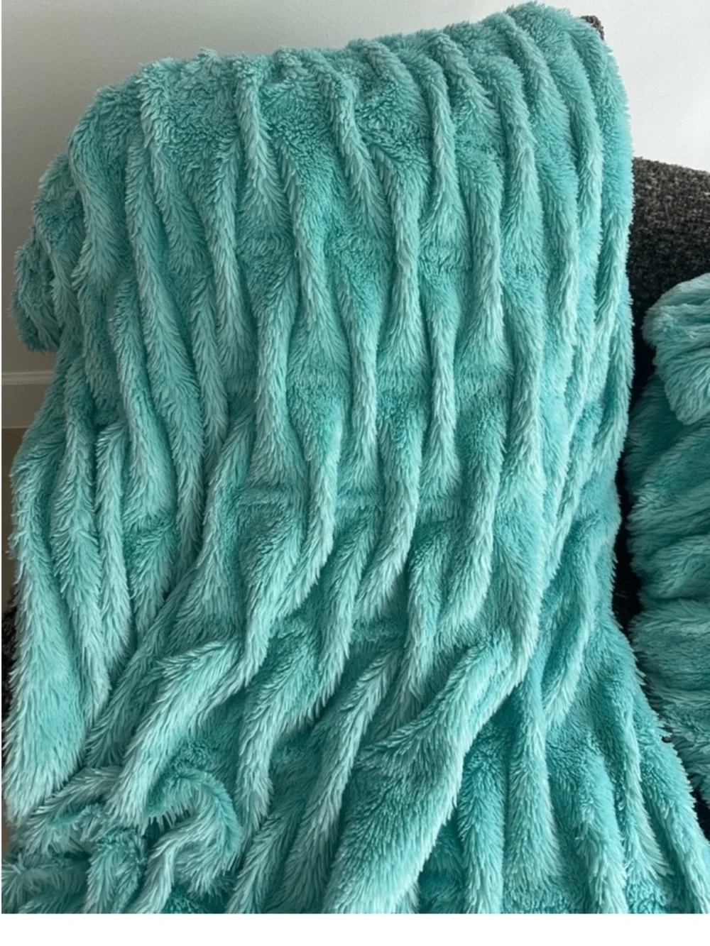 Z GALLERIE OSLO THROWS. SET OF 2